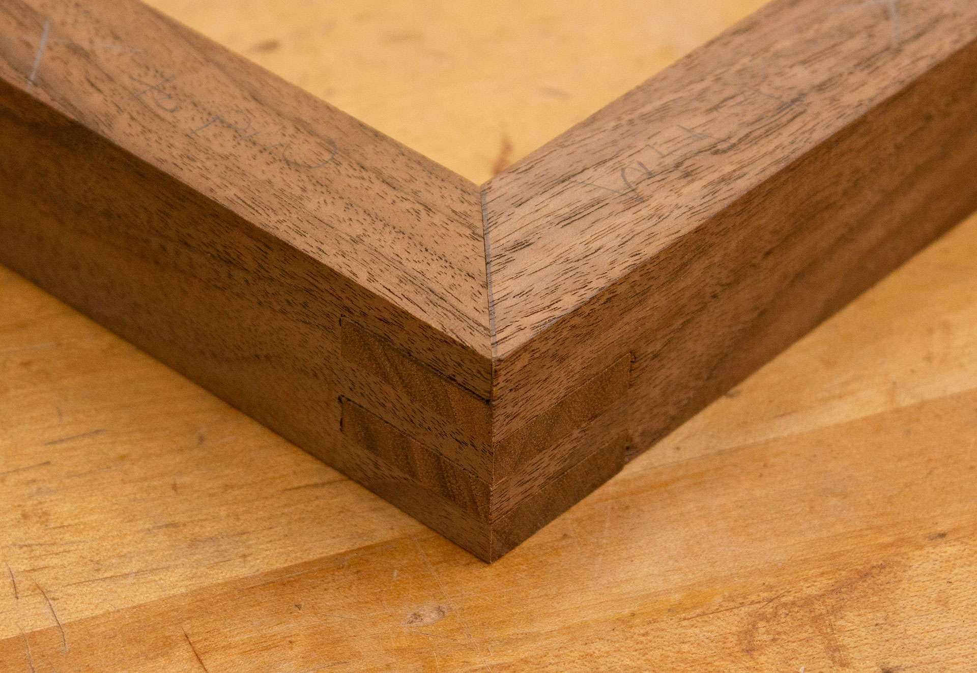 How To Use The Miter Master To Make Clean, Sharp Miters In Wood